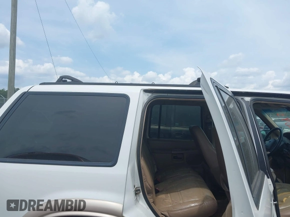 1999 Ford Explorer XL с VIN 1FMDU32E7XZC12721, выставлен на аукционе IAAI как лот 42093767 с пробегом 229 671 миль миль и . История ставок и продаж доступна на DreamBid. Изображение 8.