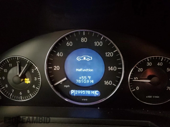 2007 Mercedes-Benz E 550 with VIN WDBUF72X97B017766, listed as a Copart auction lot 48523515 with 299,578 mi miles and Salvage Title. Bid and sale history available at DreamBid. Image 9.