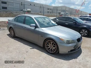 2005 BMW 5 Series 530i z VIN WBANA73575B818739, wystawiony jako IAAI lot #42570667 z przebiegiem 179 354 mil mil oraz . Historia ofert i sprzedaży dostępna na DreamBid. Obrazek 1.