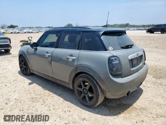 2015 MINI Hardtop 4 Door с VIN WMWXS5C51FT830794, выставлен на аукционе Copart как лот 57451785 с пробегом 171 669 миль миль и Списание • Salvage title. История ставок и продаж доступна на DreamBid. Изображение 2.