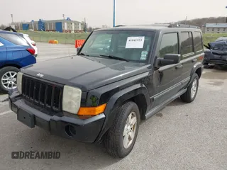 2006 Jeep Commander с VIN 1J8HG48KX6C362784, выставлен на аукционе IAAI как лот 41841953 с пробегом 188 600 миль миль и . История ставок и продаж доступна на DreamBid. Изображение 2.
