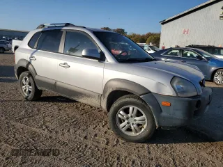 2006 Hyundai Tucson GLS with VIN KM8JN12D56U381210, listed as a Copart auction lot 76963654 with 201,608 mi miles and Salvage Title. Bid and sale history available at carsss.com. Image 4.