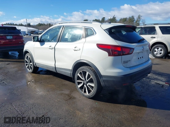 2017 Nissan Rogue Sport SL with VIN JN1BJ1CR6HW118250, listed as a IAAI auction lot 41625103 with 152,989 mi miles. Bid and sale history available at carsss.com. Image 3.
