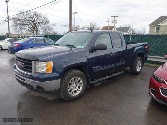 2011 GMC Sierra 1500 SLE with VIN 1GTR2VE37BZ158318, listed as a IAAI auction lot 42025013 with 209,094 mi miles. Bid and sale history available at carsss.com. Image 2.