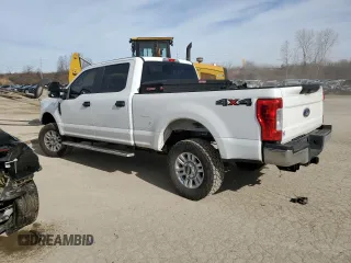 2018 Ford Super Duty F-250 SRW XL with VIN 1FT7W2B6XJEB68792, listed as a Copart auction lot 45408075 with 117,110 mi miles and Salvage Title. Bid and sale history available at carsss.com. Image 2.