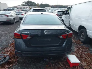 2022 Nissan Altima 2.5 SV with VIN 1N4BL4DV1NN319260, listed as a IAAI auction lot 41056047 with 68,316 mi miles. Bid and sale history available at carsss.com. Image 16.