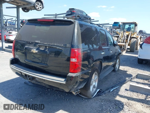 2009 Chevrolet Tahoe LTZ с VIN 1GNFK33009R236486, выставлен на аукционе IAAI как лот 40450586 с пробегом 206 277 миль миль и . История ставок и продаж доступна на DreamBid. Изображение 4.