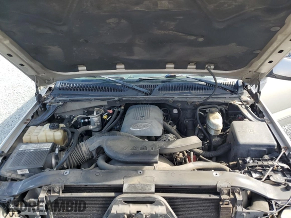 2004 Chevrolet Suburban LT z VIN 1GNEC16Z34J242670, wystawiony jako Copart lot #60987725 z przebiegiem 277 961 mil mil oraz Szkoda całkowita • Salvage title. Historia ofert i sprzedaży dostępna na DreamBid. Obrazek 12.
