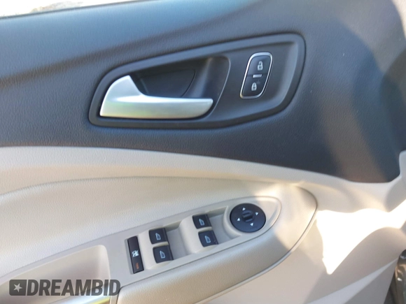 2018 Ford Escape SE with VIN 1FMCU0GD0JUA87303, listed as a IAAI auction lot 41612502 with 70,233 mi miles. Bid and sale history available at carsss.com. Image 19.
