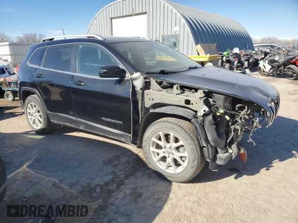 2017 Jeep Cherokee Latitude with VIN 1C4PJMCS0HW546838, listed as a Copart auction lot 89305395 with 57,581 mi miles and Salvage Title. Bid and sale history available at DreamBid. Image 4.