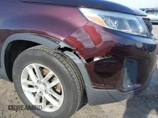 2015 Kia Sorento LX with VIN 5XYKTDA70FG580629, listed as a IAAI auction lot 41623587 with 105,266 mi miles. Bid and sale history available at carsss.com. Image 6.
