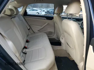 2014 Volkswagen Passat Wolfsburg Edition z VIN 1VWAT7A39EC109203, wystawiony jako Copart lot #46023835 z przebiegiem 87 197 mil mil oraz Czysty tytuł • Clean title. Historia ofert i sprzedaży dostępna na DreamBid. Obrazek 10.