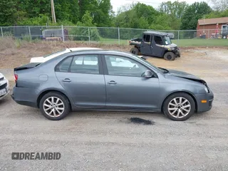 2010 Volkswagen Jetta SE с VIN 3VWRZ7AJ3AM158356, выставлен на аукционе IAAI как лот 42222303 с пробегом 223 436 миль миль и . История ставок и продаж доступна на DreamBid. Изображение 14.