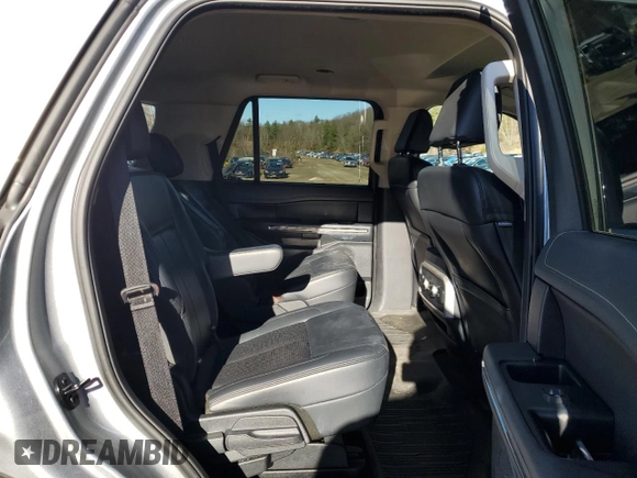 2024 Ford Expedition XLT with VIN 1FMJU1H82REA17970, listed as a Copart auction lot 83043004 with 0 mi miles and Salvage Title. Bid and sale history available at carsss.com. Image 11.