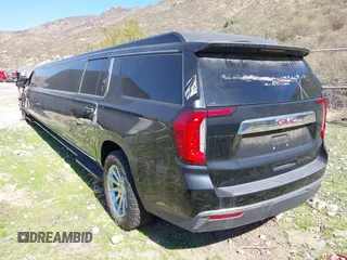 2022 GMC Yukon XL SLT with VIN 1GKS1GKD0NR157999, listed as a IAAI auction lot 39398605 with 1 mi miles. Bid and sale history available at carsss.com. Image 3.