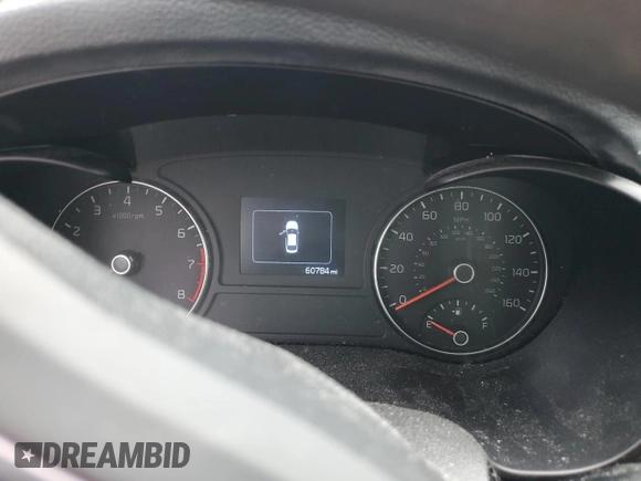 2018 Kia Optima LX z VIN 5XXGT4L35JG230104, wystawiony jako Copart lot #59007125 z przebiegiem 60 784 mil mil oraz Szkoda całkowita • Salvage title. Historia ofert i sprzedaży dostępna na DreamBid. Obrazek 9.