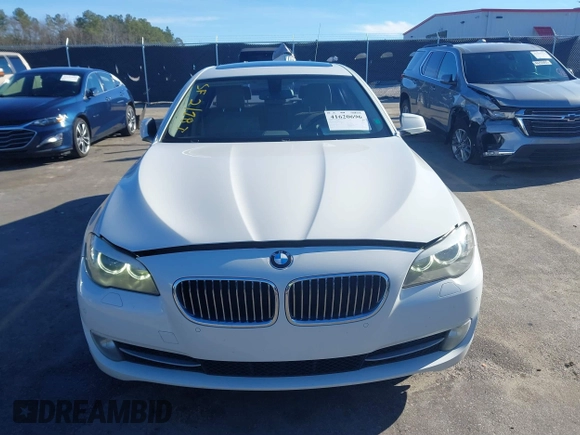 2013 BMW 5 Series 528i with VIN WBAXG5C53DD232909, listed as a IAAI auction lot 41620696 with 181,375 mi miles and . Bid and sale history available at carsss.com. Image 12.