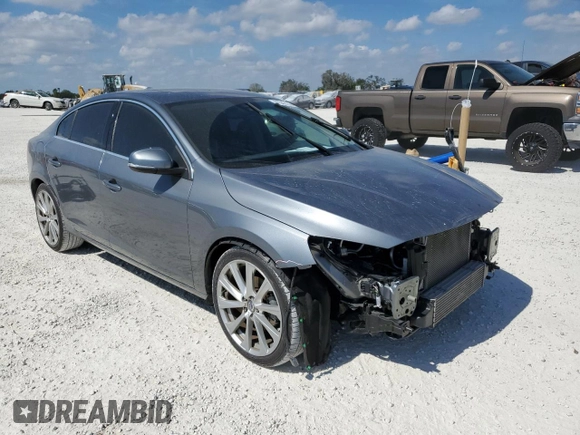 2017 Volvo S60 Inscription with VIN LYV402HK2HB195004, listed as a Copart auction lot 41542193 with 32,633 mi miles. Bid and sale history available at carsss.com. Image 4.