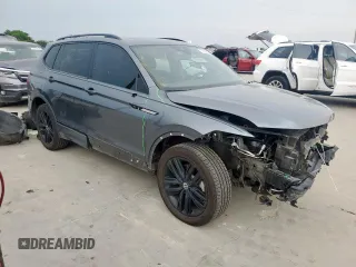 2022 Volkswagen Tiguan SE R-Line Black z VIN 3VVCB7AXXNM113777, wystawiony jako Copart lot #58150395 z przebiegiem 61 921 mil mil oraz Szkoda całkowita • Salvage title. Historia ofert i sprzedaży dostępna na DreamBid. Obrazek 4.