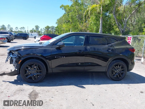 2020 Chevrolet Blazer LT z VIN 3GNKBBRA1LS539080, wystawiony jako IAAI lot #41842786 z przebiegiem 11 301 mil mil oraz . Historia ofert i sprzedaży dostępna na DreamBid. Obrazek 14.