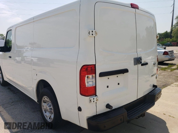 2019 Nissan NV SV z VIN 1N6AF0KY3KN807301, wystawiony jako IAAI lot #42479676 z przebiegiem 145 285 mil mil oraz . Historia ofert i sprzedaży dostępna na DreamBid. Obrazek 4.