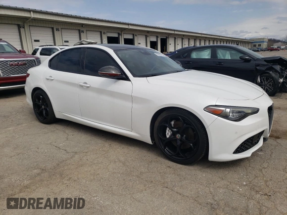 2017 Alfa Romeo Giulia Ti z VIN ZARFAECN1H7549601, wystawiony jako Copart lot #50338745 z przebiegiem 29 940 mil mil oraz Szkody całkowita. Historia ofert i sprzedaży dostępna na DreamBid. Obrazek 4.