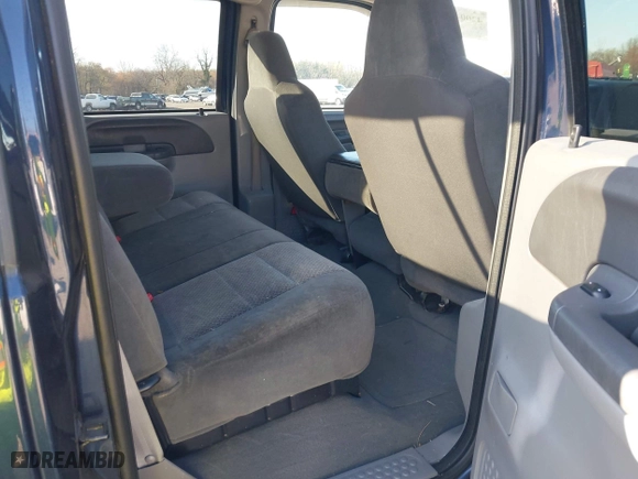2002 Ford Super Duty F-250 XL with VIN 1FTNW21S52EA60362, listed as a IAAI auction lot 42004090 with 1 mi miles. Bid and sale history available at carsss.com. Image 8.