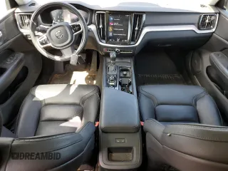 2020 Volvo V60 z VIN YV4102WKXL1042938, wystawiony jako Copart lot #64123133 z przebiegiem 31 611 mil mil oraz . Historia ofert i sprzedaży dostępna na DreamBid. Obrazek 8.