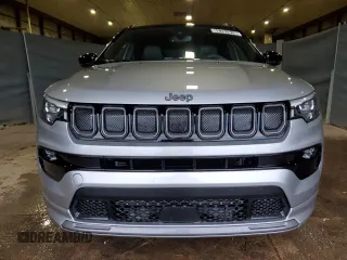 2022 Jeep Compass High Altitude z VIN 3C4NJDCB2NT207149, wystawiony jako Copart lot #52701515 z przebiegiem 14 479 mil mil oraz Czysty tytuł • Clean title. Historia ofert i sprzedaży dostępna na DreamBid. Obrazek 5.