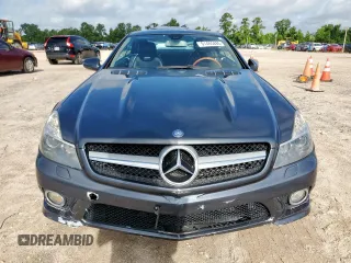 2011 Mercedes-Benz SL 550 z VIN WDBSK7BA8BF164435, wystawiony jako Copart lot #61465885 z przebiegiem 67 462 mil mil oraz Szkoda całkowita • Salvage title. Historia ofert i sprzedaży dostępna na DreamBid. Obrazek 5.