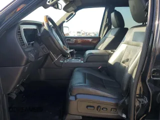2011 Lincoln Navigator z VIN 5LMJJ2H54BEJ04714, wystawiony jako Copart lot #83490764 z przebiegiem 82 685 mil mil oraz Szkoda całkowita • Salvage title. Historia ofert i sprzedaży dostępna na DreamBid. Obrazek 7.