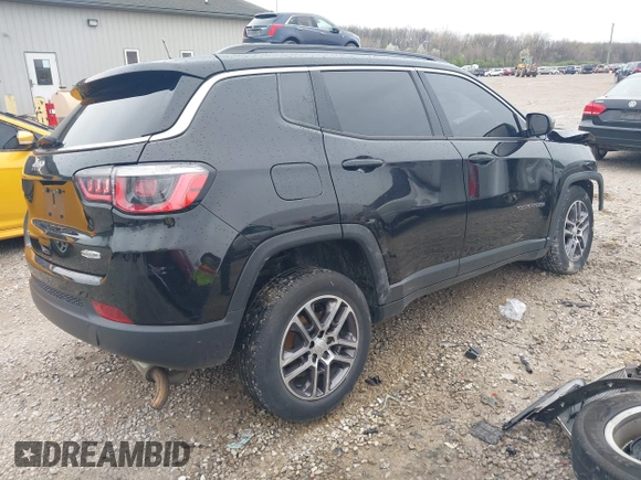 2017 Jeep Compass Latitude with VIN 3C4NJDBB7HT640200, listed as a IAAI auction lot 41963507 with 113,328 mi miles and . Bid and sale history available at carsss.com. Image 4.