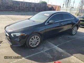 2020 Mercedes-Benz A 220 z VIN W1K3G4EB8LW045978, wystawiony jako Copart lot #49999965 z przebiegiem 79 797 mil mil oraz Szkody całkowita. Historia ofert i sprzedaży dostępna na DreamBid. Obrazek 1.