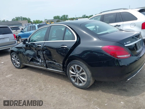 2017 Mercedes-Benz C 300 z VIN 55SWF4KB5HU200236, wystawiony jako IAAI lot #42551004 z przebiegiem 75 802 mil mil oraz . Historia ofert i sprzedaży dostępna na DreamBid. Obrazek 14.