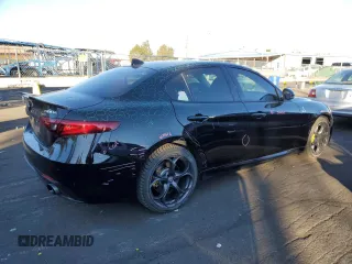 2019 Alfa Romeo Giulia Ti z VIN ZARFANBN0K7602653, wystawiony jako Copart lot #86393384 z przebiegiem 45 974 mil mil oraz Czysty tytuł • Clean title. Historia ofert i sprzedaży dostępna na DreamBid. Obrazek 3.