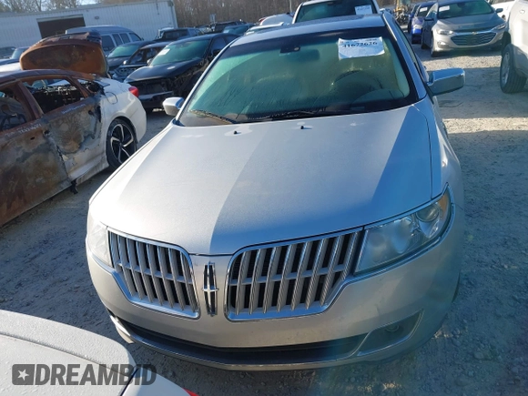 2011 Lincoln MKZ with VIN 3LNHL2GC2BR759690, listed as a IAAI auction lot 41672626 with 117,839 mi miles. Bid and sale history available at carsss.com. Image 12.