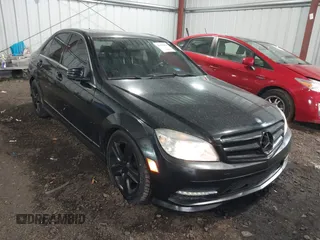2011 Mercedes-Benz C 300 Sport z VIN WDDGF8BB8BR185865, wystawiony jako IAAI lot #41375556 z przebiegiem 125 156 mil mil oraz . Historia ofert i sprzedaży dostępna na DreamBid. Obrazek 1.
