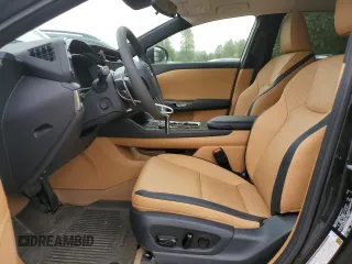 2023 Lexus RZ 450e Premium z VIN JTJAAAAB9PA019798, wystawiony jako Copart lot #67931974 z przebiegiem 3947 mil mil oraz Szkody całkowita. Historia ofert i sprzedaży dostępna na DreamBid. Obrazek 7.