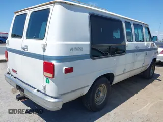 1993 GMC Vandura z VIN 1GDEG25K8PF505973, wystawiony jako IAAI lot #42094929 z przebiegiem 207 036 mil mil oraz . Historia ofert i sprzedaży dostępna na DreamBid. Obrazek 4.