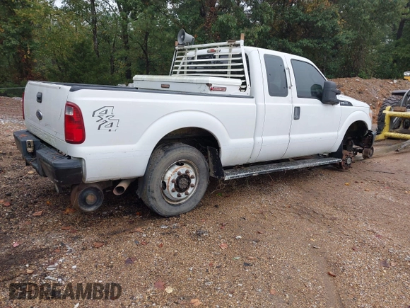 2011 Ford F-250 XL z VIN 1FT7X2B69BEA80380, wystawiony jako IAAI lot #40670990 z przebiegiem 328 503 mil mil oraz . Historia ofert i sprzedaży dostępna na DreamBid. Obrazek 4.
