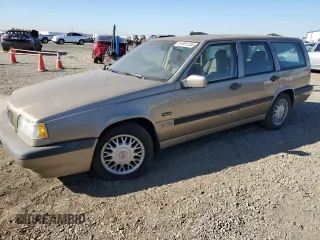 1994 Volvo 850 с VIN YV1LW5521R2028646, выставлен на аукционе Copart как лот 81581234 с пробегом 118 791 миль миль и Чистый • Clean title. История ставок и продаж доступна на DreamBid. Изображение 1.