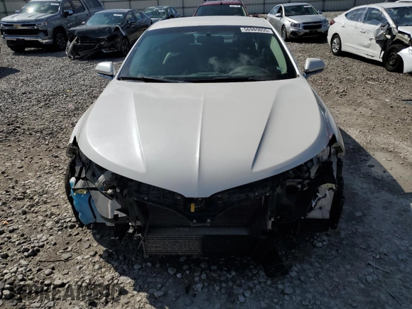 2013 Lincoln MKZ z VIN 3LN6L2G98DR804632, wystawiony jako Copart lot #56985055 z przebiegiem 128 509 mil mil oraz Szkoda całkowita • Salvage title. Historia ofert i sprzedaży dostępna na DreamBid. Obrazek 5.
