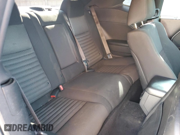 2014 Dodge Challenger R/T z VIN 2C3CDYBT2EH165224, wystawiony jako Copart lot #48183855 z przebiegiem 139 037 mil mil oraz Szkoda całkowita • Salvage title. Historia ofert i sprzedaży dostępna na DreamBid. Obrazek 10.