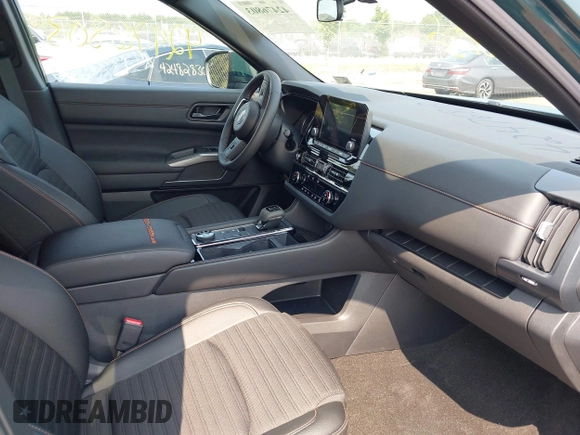 2025 Nissan Pathfinder Rock Creek with VIN 5N1DR3BD6SC239123, listed as a IAAI auction lot 42476803 with 637 mi miles and . Bid and sale history available at DreamBid. Image 5.