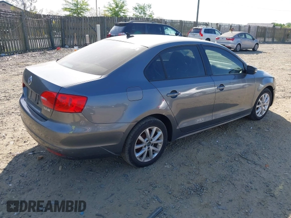 2012 Volkswagen Jetta Sedan SE w/Convenience PZEV with VIN 3VWDP7AJ4CM300149, listed as a IAAI auction lot 42116256 with 111,681 mi miles. Bid and sale history available at carsss.com. Image 4.