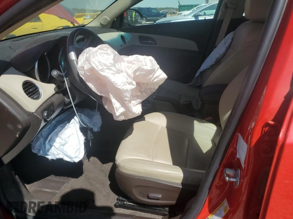 2014 Chevrolet Cruze 2LT z VIN 1G1PE5SB5E7296006, wystawiony jako Copart lot #49994605 z przebiegiem 83 265 mil mil oraz Szkoda całkowita • Salvage title. Historia ofert i sprzedaży dostępna na DreamBid. Obrazek 7.