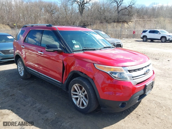 2012 Ford Explorer XLT with VIN 1FMHK8D80CGA39707, listed as a IAAI auction lot 41876039 with 204,789 mi miles. Bid and sale history available at carsss.com. Image 1.