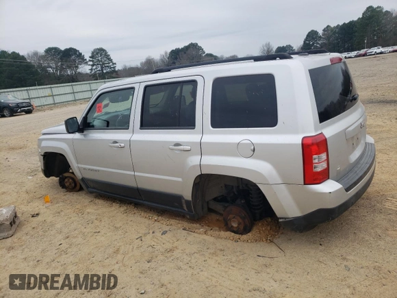 2013 Jeep Patriot Latitude with VIN 1C4NJPFB9DD146531, listed as a Copart auction lot 44819775 with 220,396 mi miles and Salvage Title. Bid and sale history available at carsss.com. Image 2.