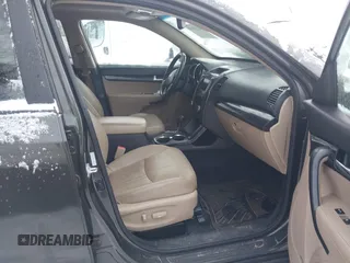 2013 Kia Sorento EX with VIN 5XYKU4A2XDG318700, listed as a IAAI auction lot 41258392 with 135,496 mi miles and . Bid and sale history available at carsss.com. Image 5.