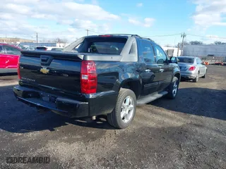 2012 Chevrolet Avalanche LT with VIN 3GNTKFE77CG228522, listed as a IAAI auction lot 40941557 with 166,954 mi miles. Bid and sale history available at carsss.com. Image 4.